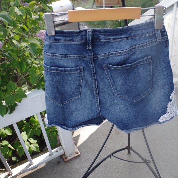 Women's Jean Shorts Revolution Brooke Short - Picture 4 of 4